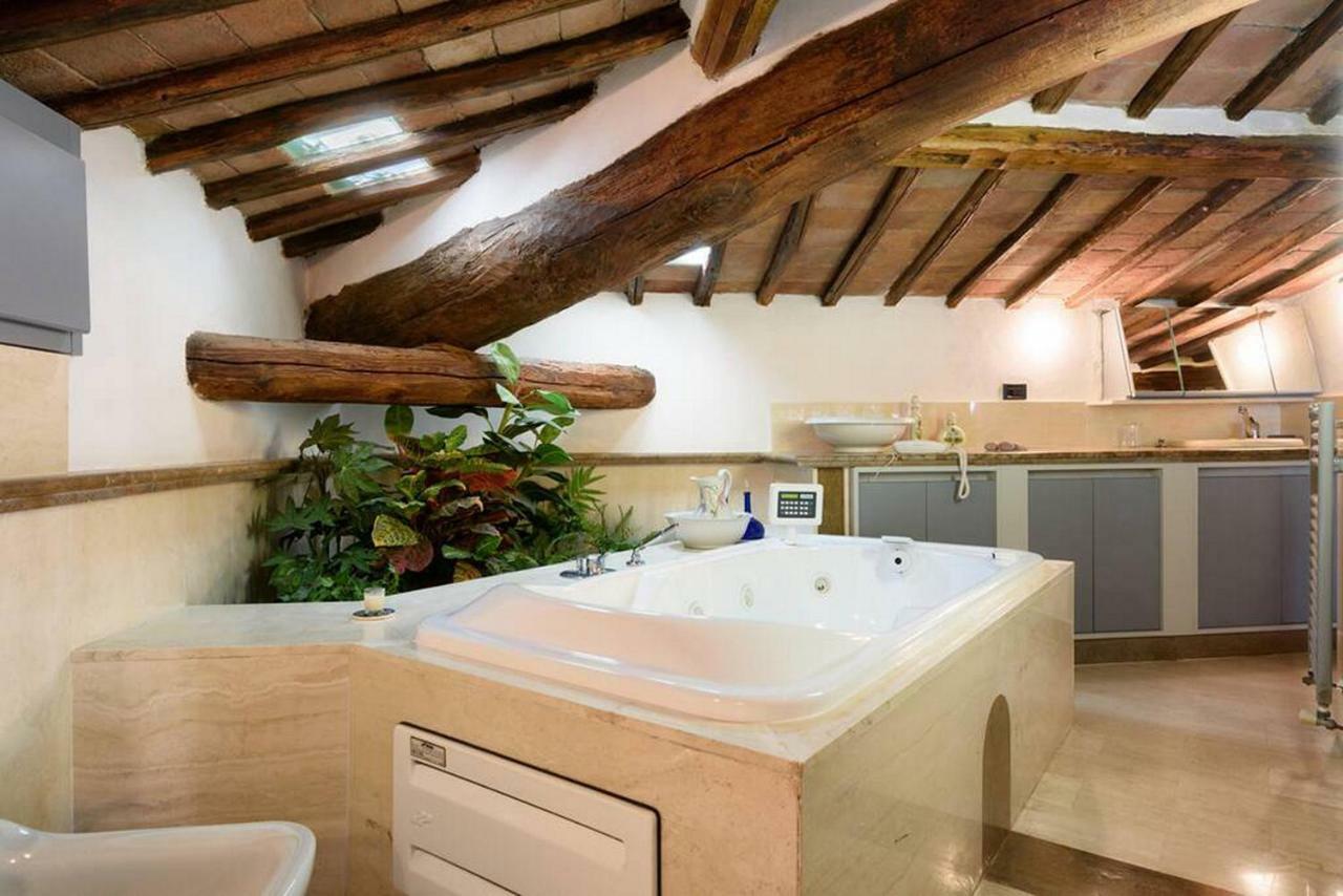 Penthouse In Siena Near Piazza Del Campo Apartment Exterior photo